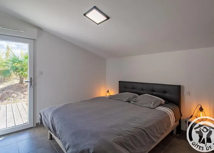 Moderne Et Confortable Proche Cholet, Nantes Et Puy Du Fou, Avec Terrasse Et Près D'un étang - Fr-1-622-43