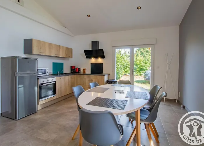 Moderne Et Confortable Proche Cholet, Nantes Et Puy Du Fou, Avec Terrasse Et Près D'un étang - Fr-1-622-43 Сasa de vacaciones *