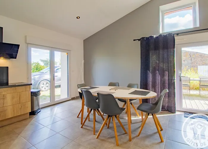 Moderne Et Confortable Proche Cholet, Nantes Et Puy Du Fou, Avec Terrasse Et Près D'un étang - Fr-1-622-43 La Renaudiere