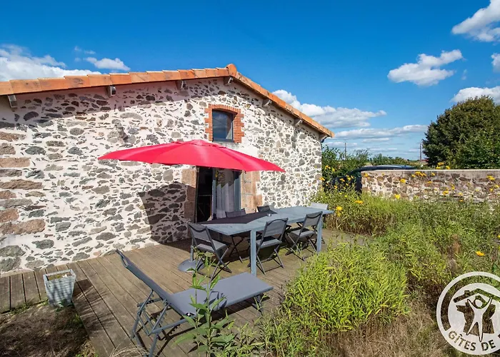 Moderne Et Confortable Proche Cholet, Nantes Et Puy Du Fou, Avec Terrasse Et Près D'un étang - Fr-1-622-43 *